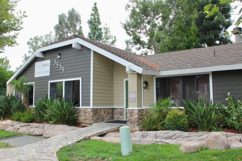 River Oaks Riverside CA